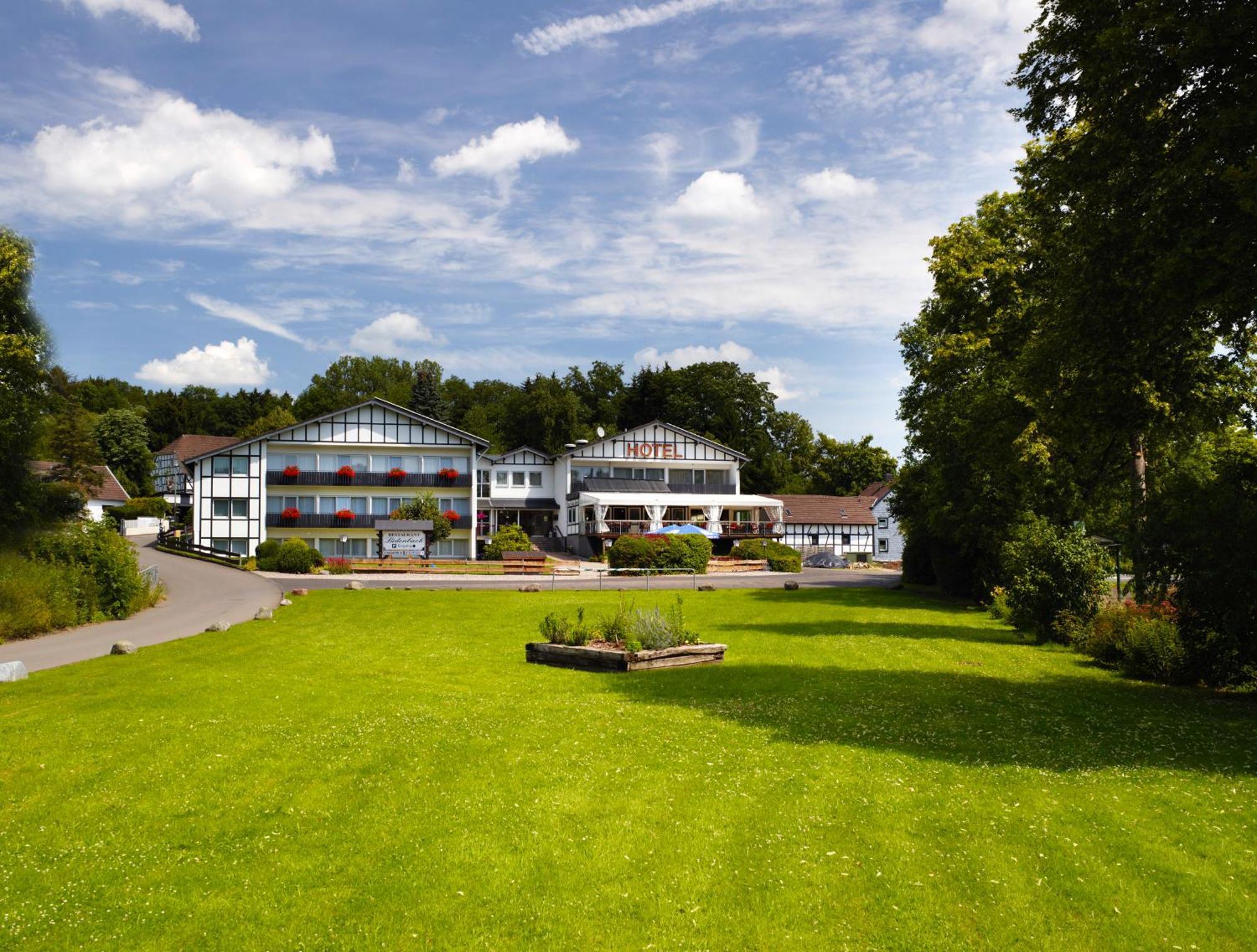 Hotel Restaurant Luedenbach Оверат Экстерьер фото